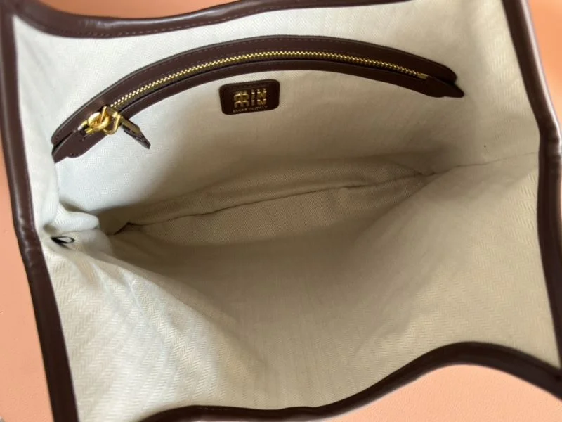 Unisex Miu Miu Shopping Bags 49101
