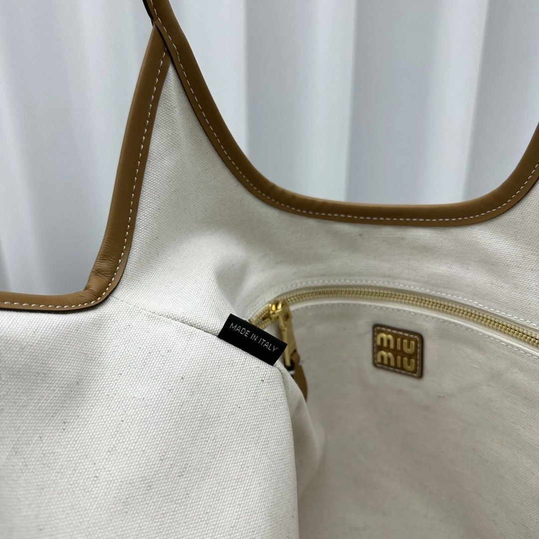 GoodFit Miu Miu Shopping Bags 69526