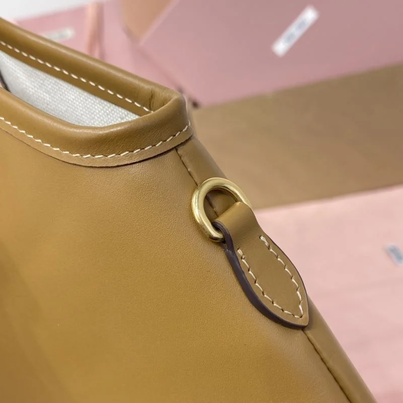 Miu Miu Shopping Bags UrbanChic 43773