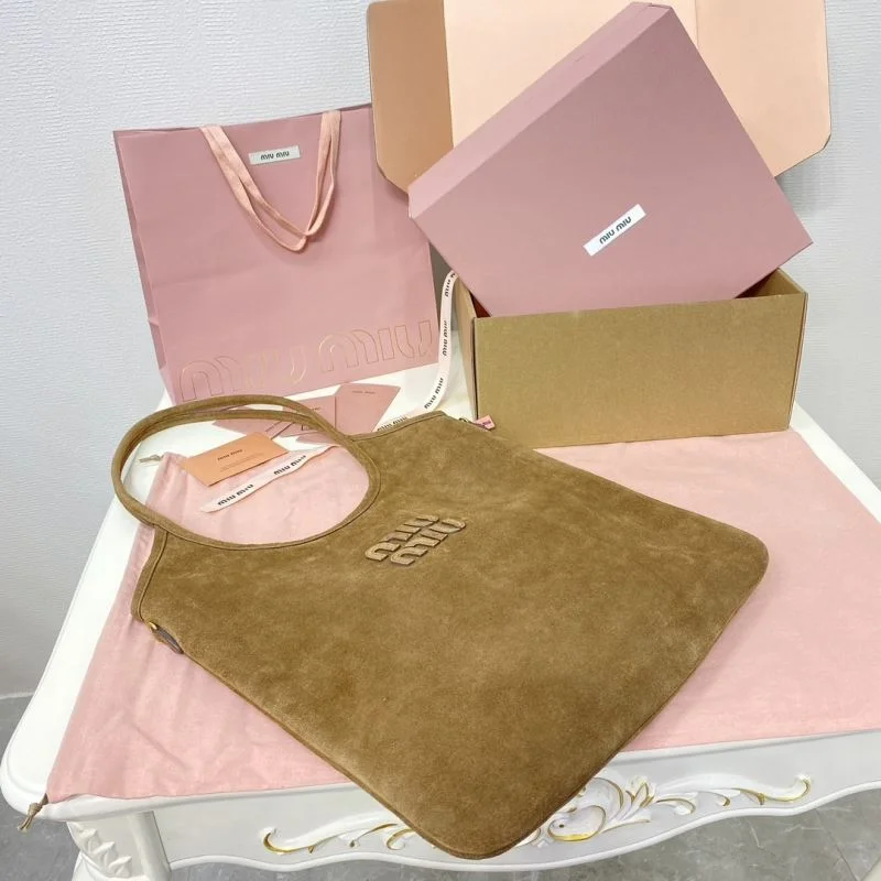ModernLook Miu Miu Shopping Bags 43774