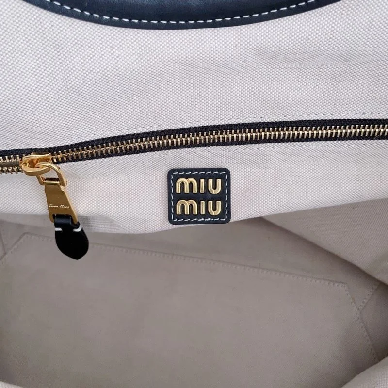 Breathable Miu Miu Shopping Bags 43759