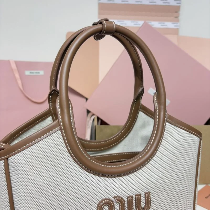 Breathable Miu Miu Shopping Bags 43532