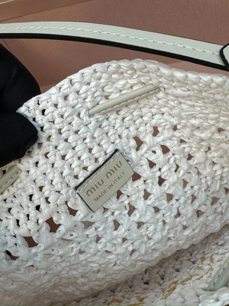 Miu Miu Shopping Bags Sophisticated 56011