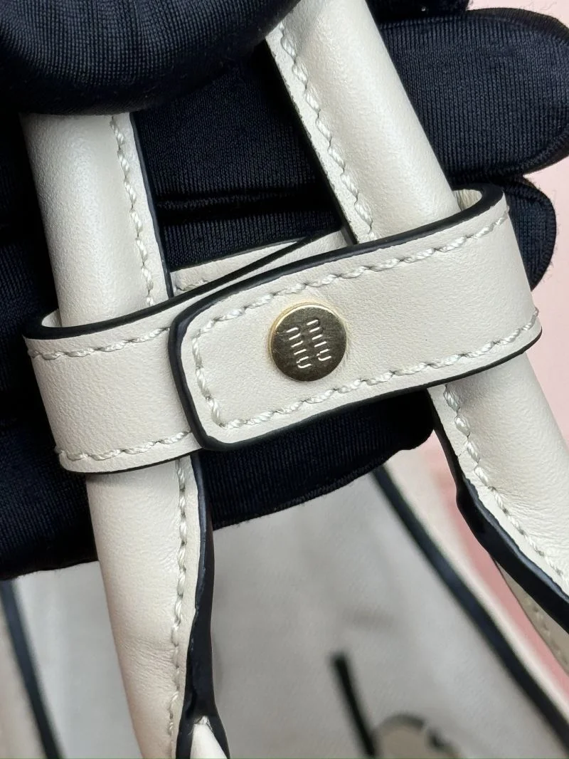 Miu Miu Shopping Bags Effortless 56005