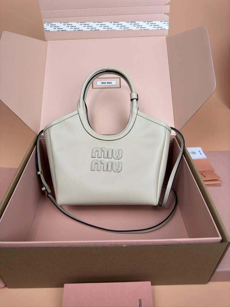 Miu Miu Shopping Bags Effortless 56005