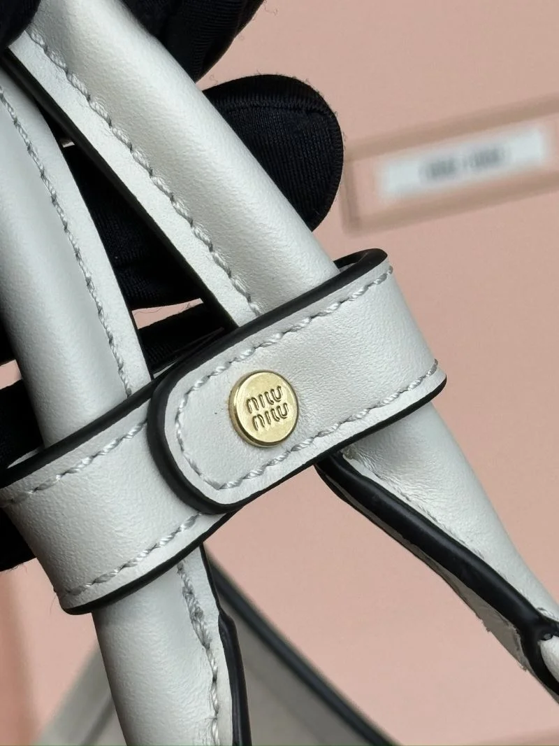 Miu Miu Shopping Bags WellDesigned 56004