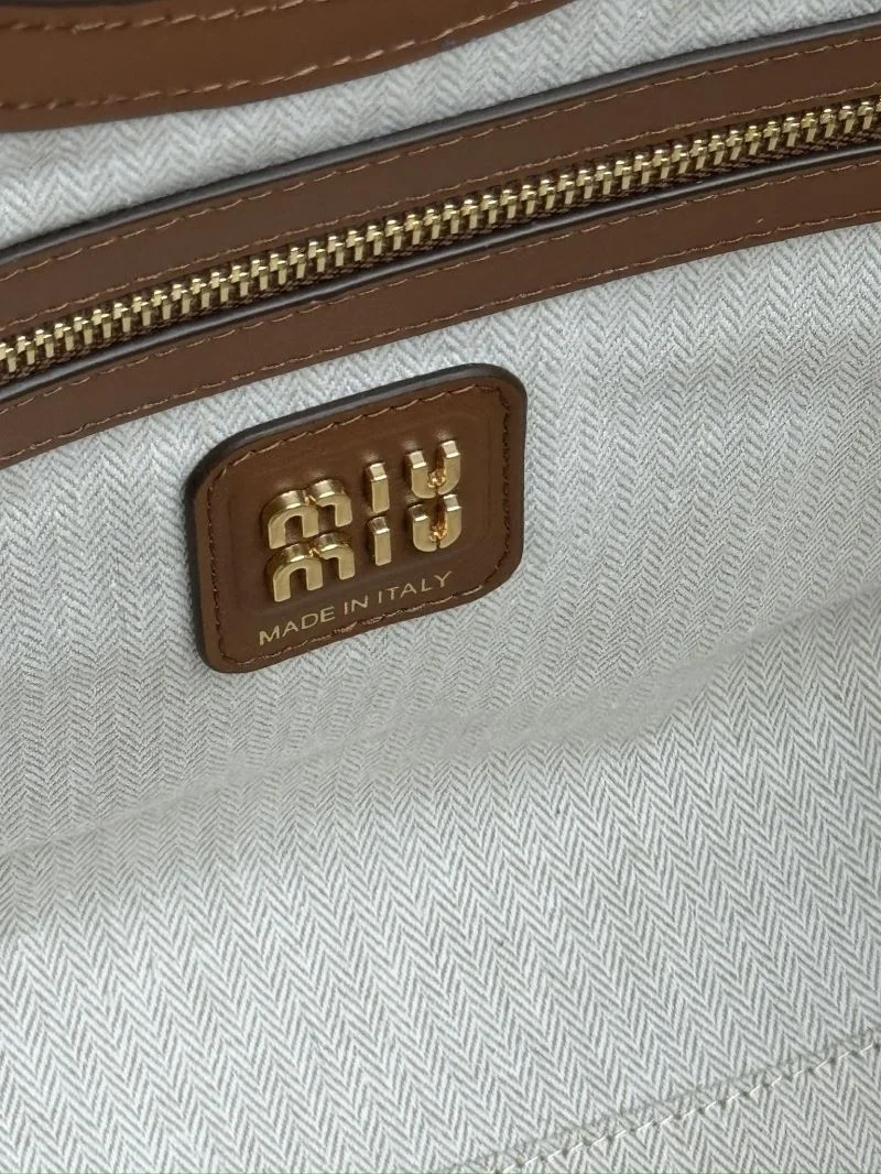 Practical Miu Miu Shopping Bags 56038