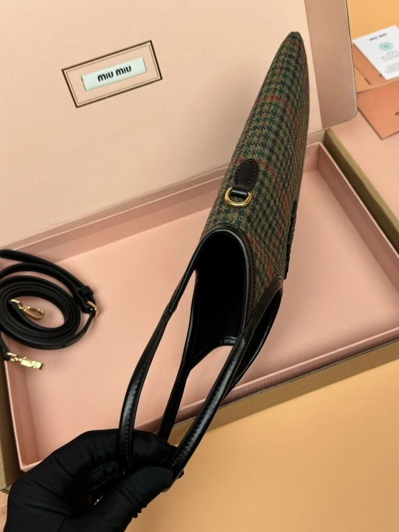Miu Miu Shopping Bags Sleek 55997