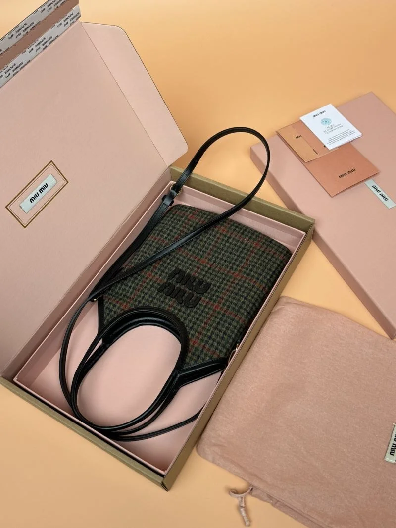 Miu Miu Shopping Bags Sleek 55997
