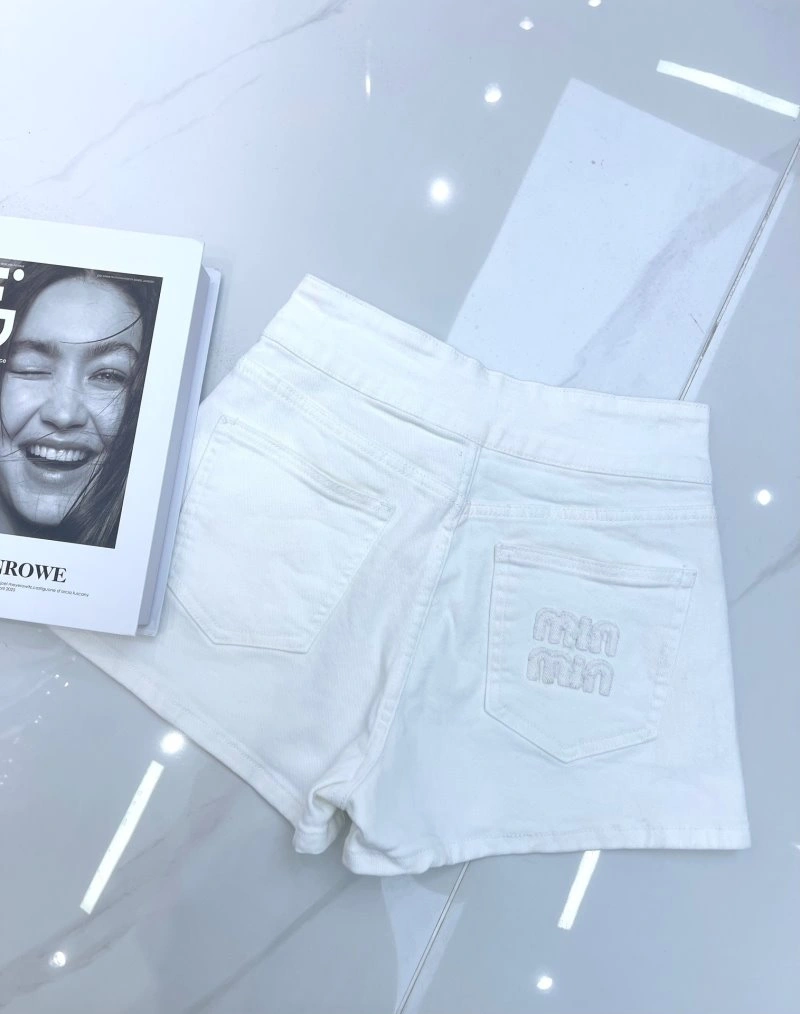 Miu Miu Short Pants Cozy 151135