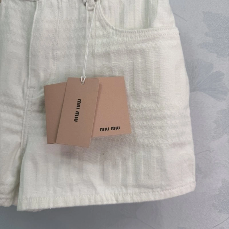 Miu Miu Short Pants Elegant 156268