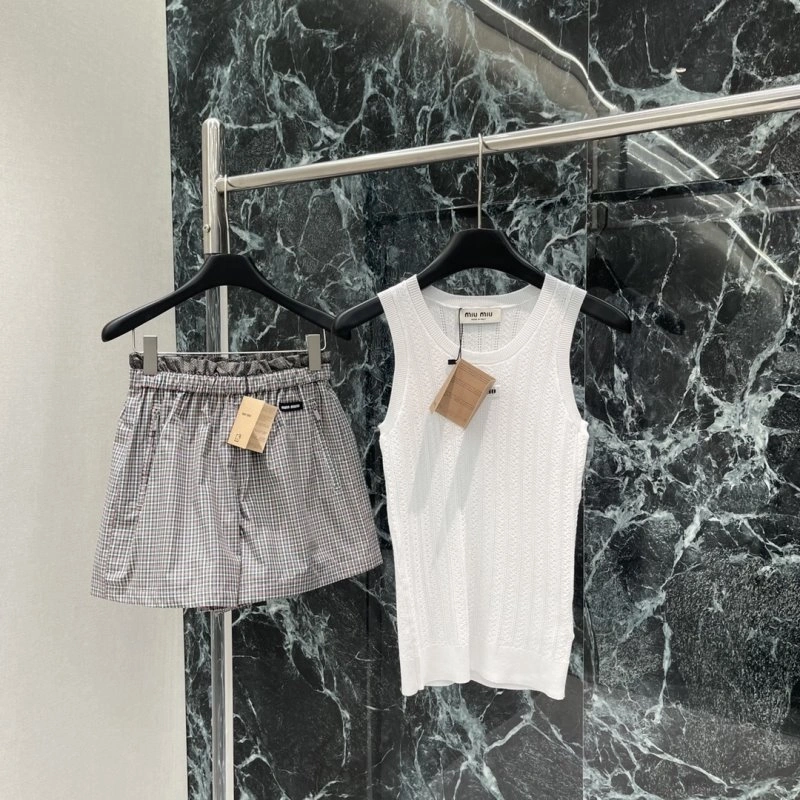 Miu Miu Short Pants Youthful 156261