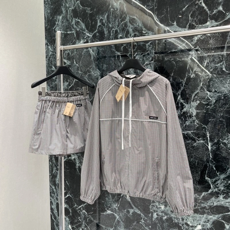 Miu Miu Short Pants Youthful 156261