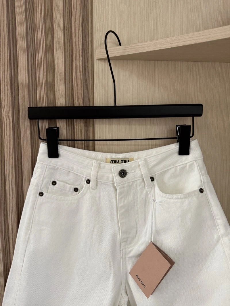 Miu Miu Short Pants Elegant 148692