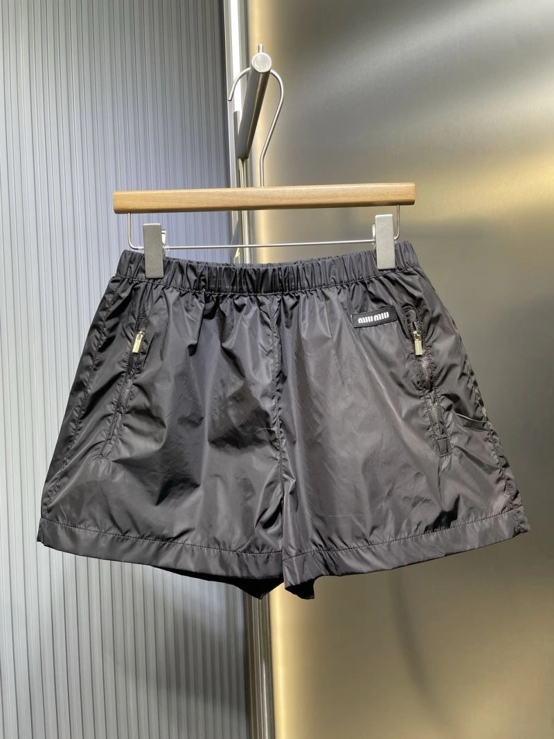 Trendsetting Miu Miu Short Pants 159096