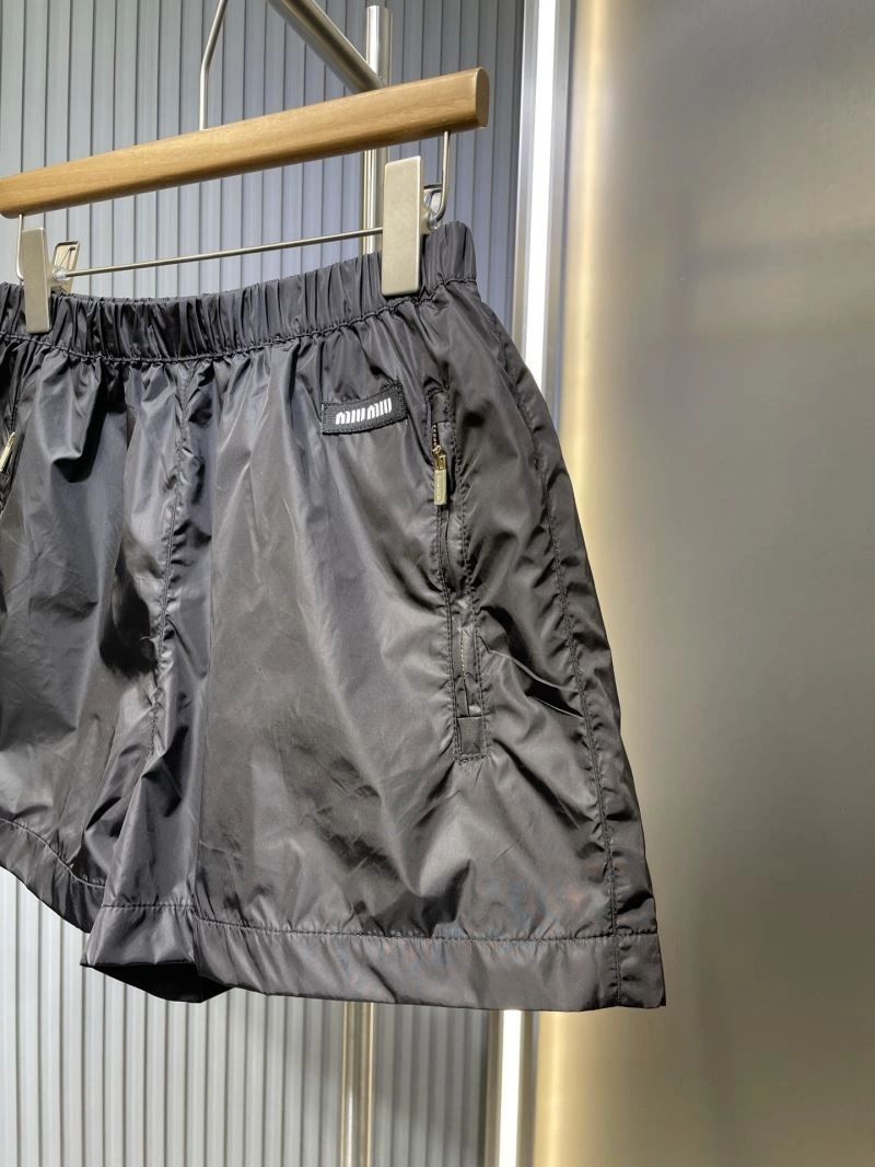 Trendsetting Miu Miu Short Pants 159096