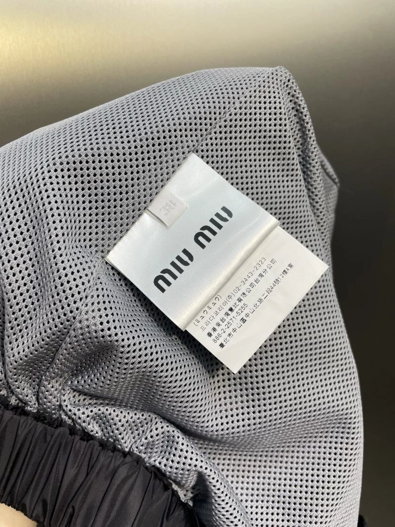 Trendsetting Miu Miu Short Pants 159096