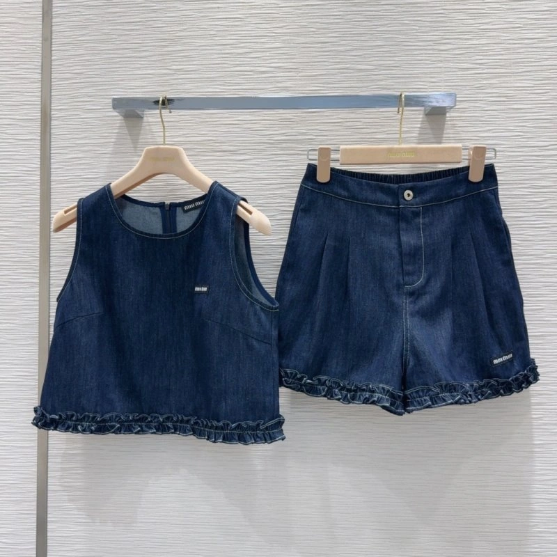 Miu Miu Short Suits ZipUp 151144