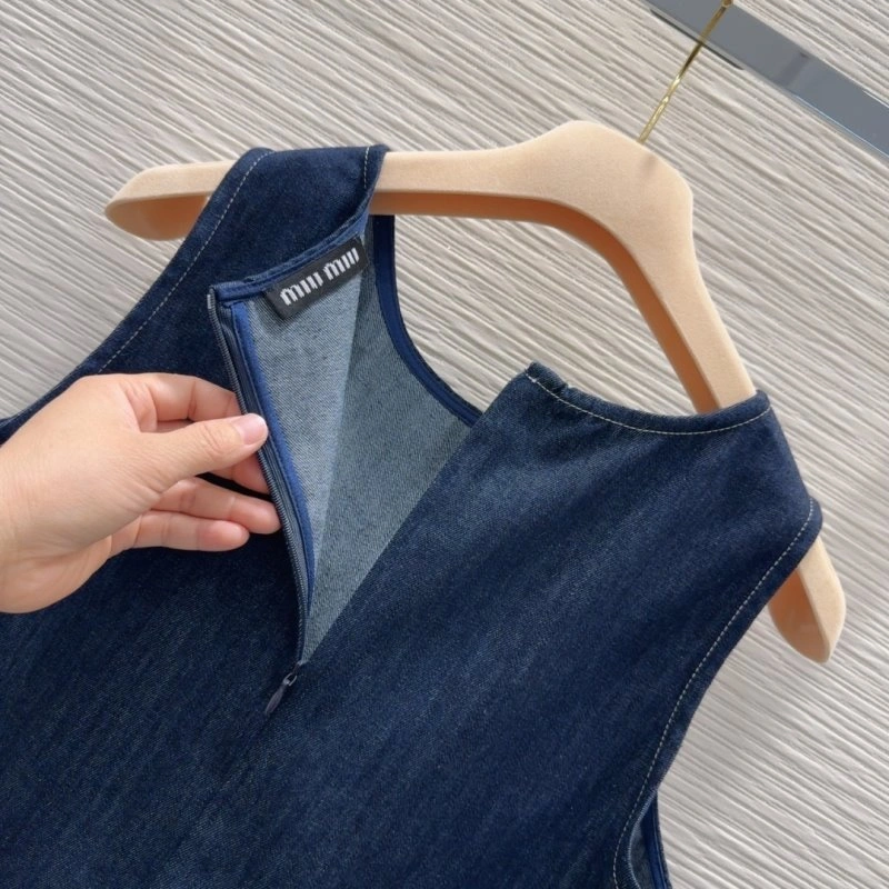Miu Miu Short Suits ZipUp 151144