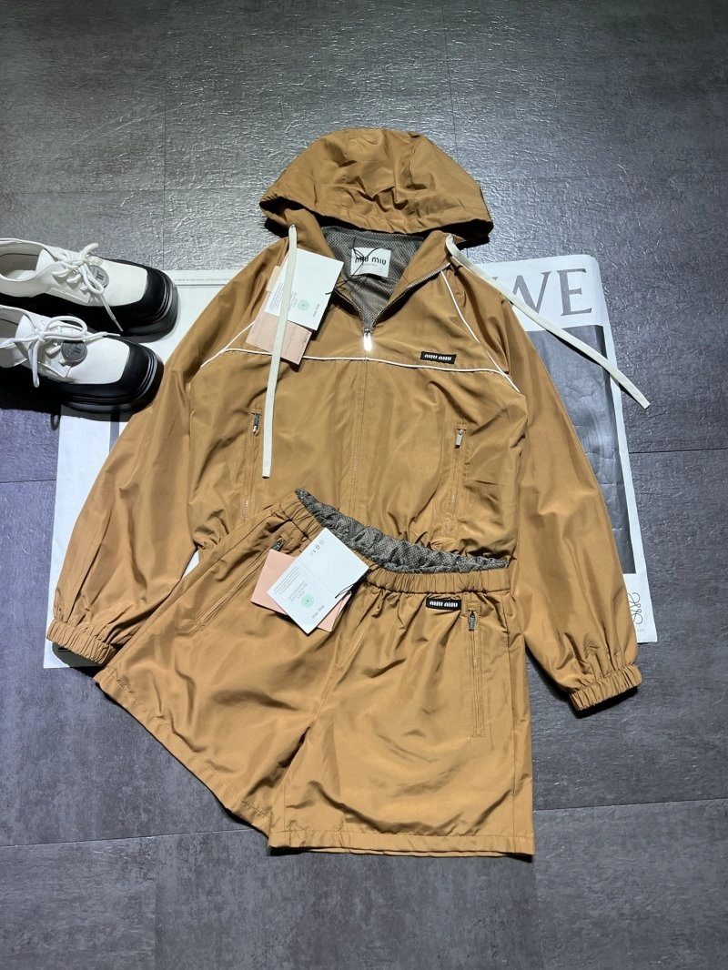 Snug Miu Miu Short Suits 151123
