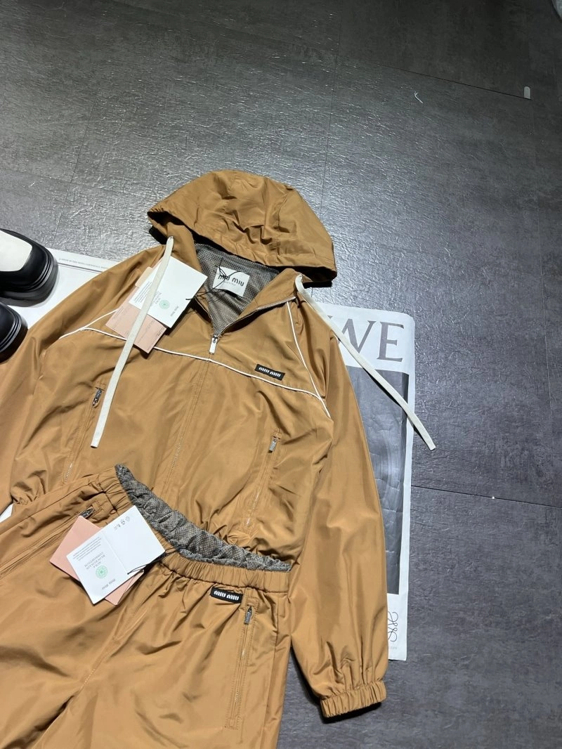 Snug Miu Miu Short Suits 151123