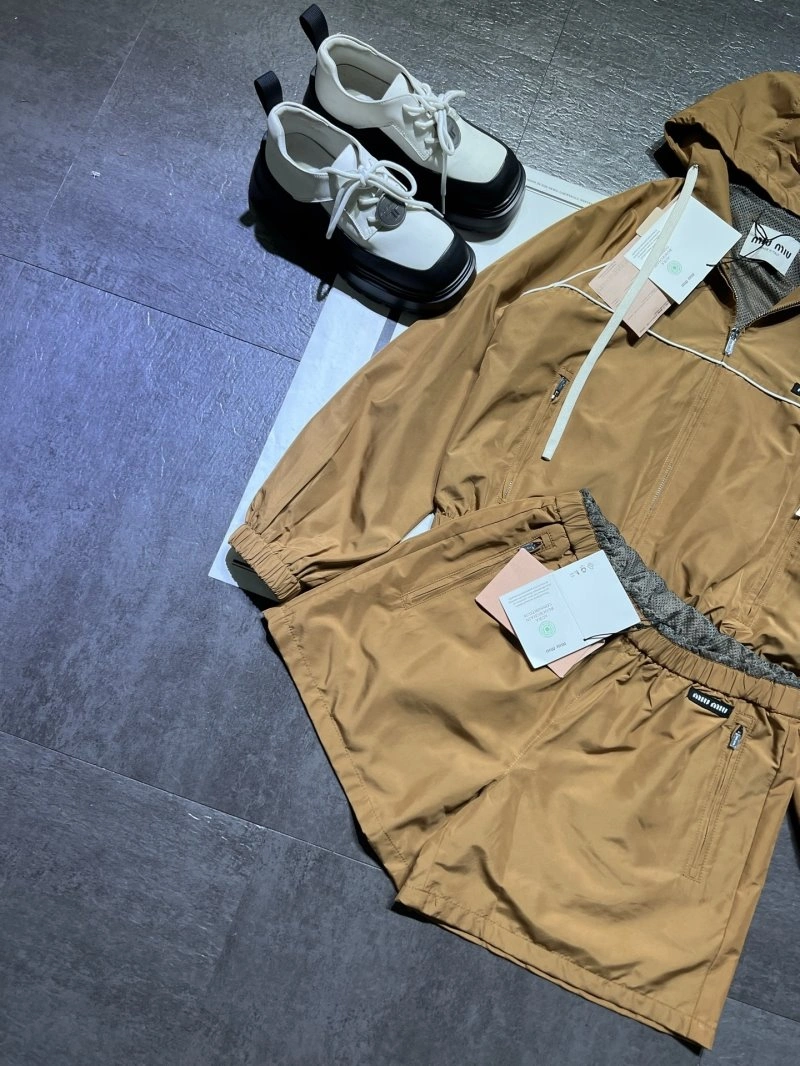 Snug Miu Miu Short Suits 151123