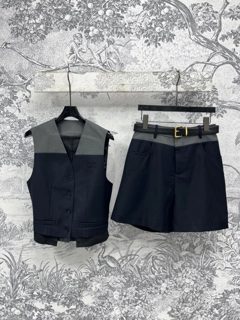 EasyMatch Miu Miu Short Suits 148671