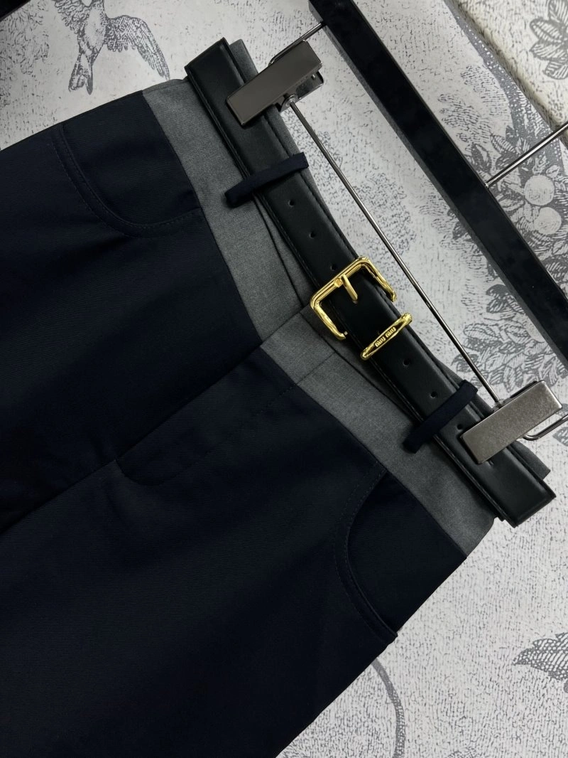 EasyMatch Miu Miu Short Suits 148671