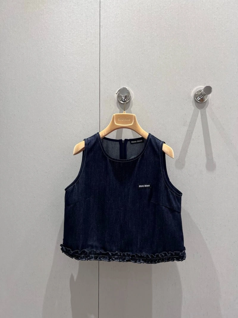 WellDesigned Miu Miu Short Suits 148655