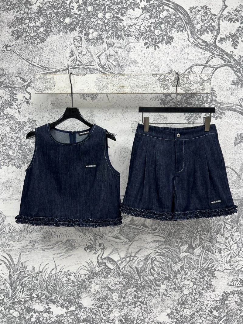 Sophisticated Miu Miu Short Suits 148661