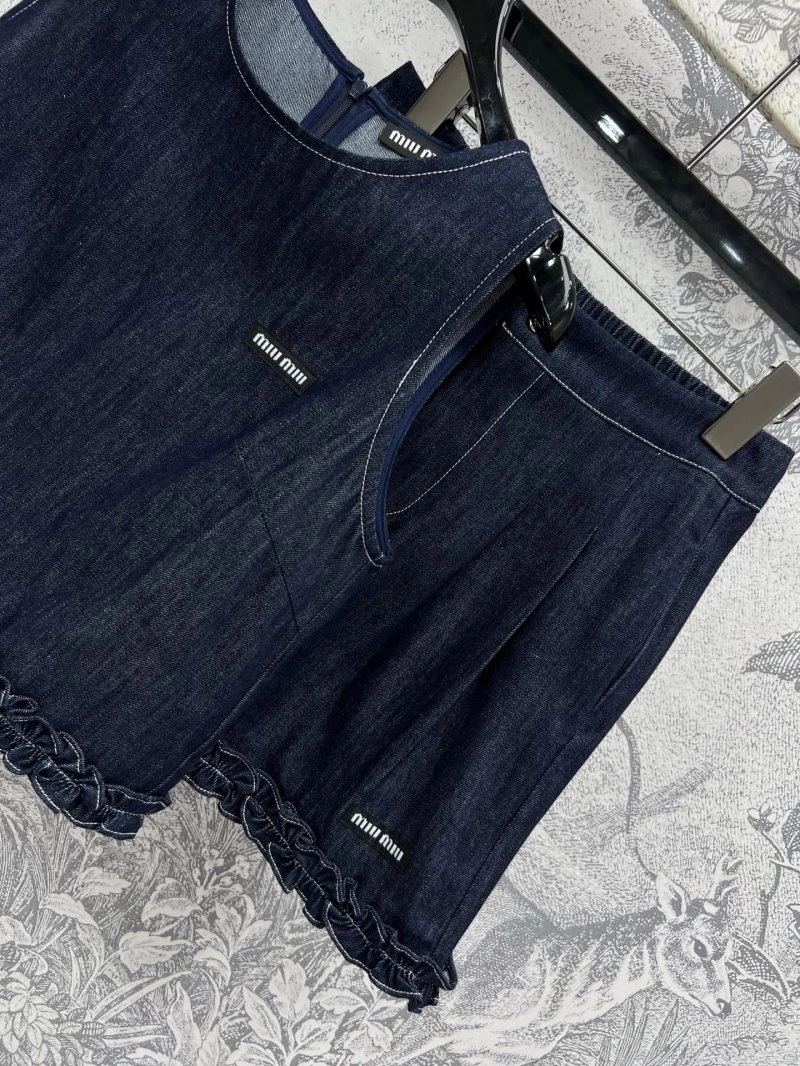 Sophisticated Miu Miu Short Suits 148661