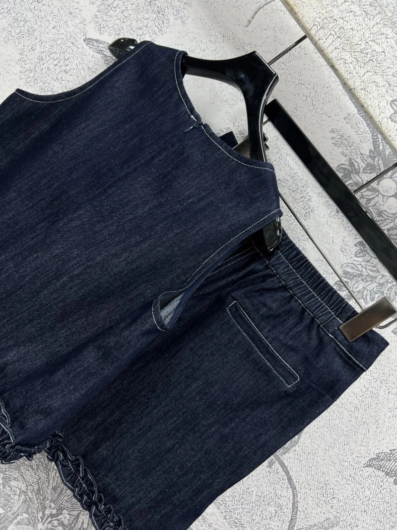 Sophisticated Miu Miu Short Suits 148661