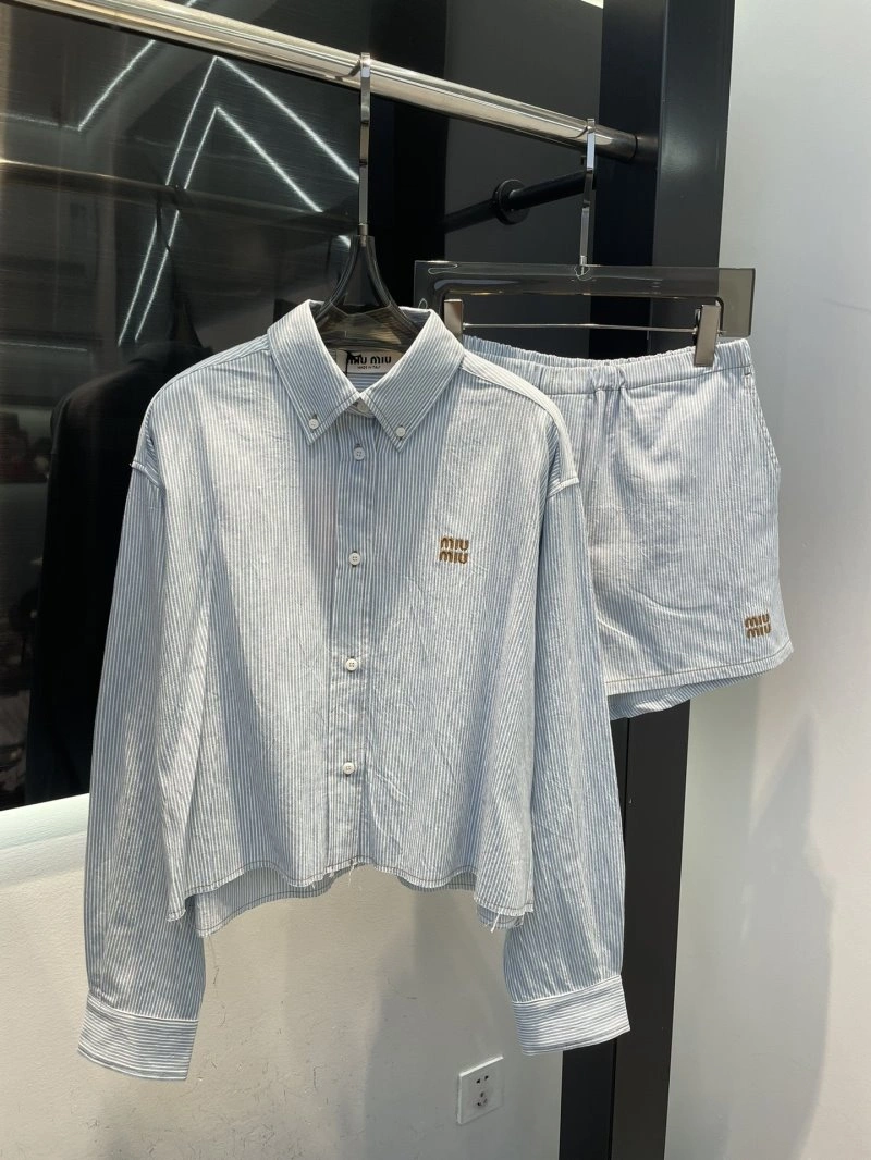 Miu Miu Short Suits Cozy 154492
