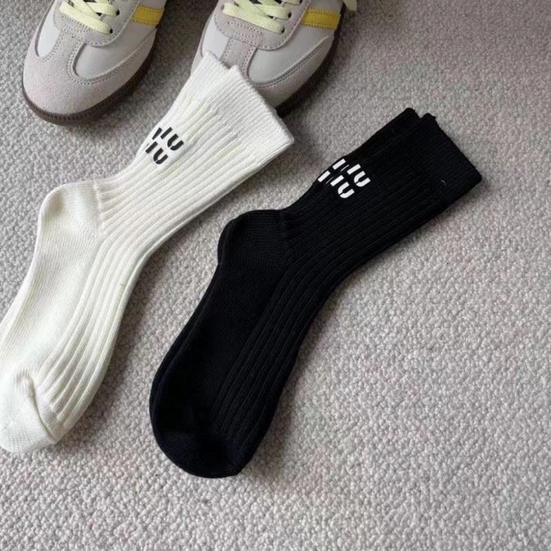Miu Miu Socks EasyMatch 273480