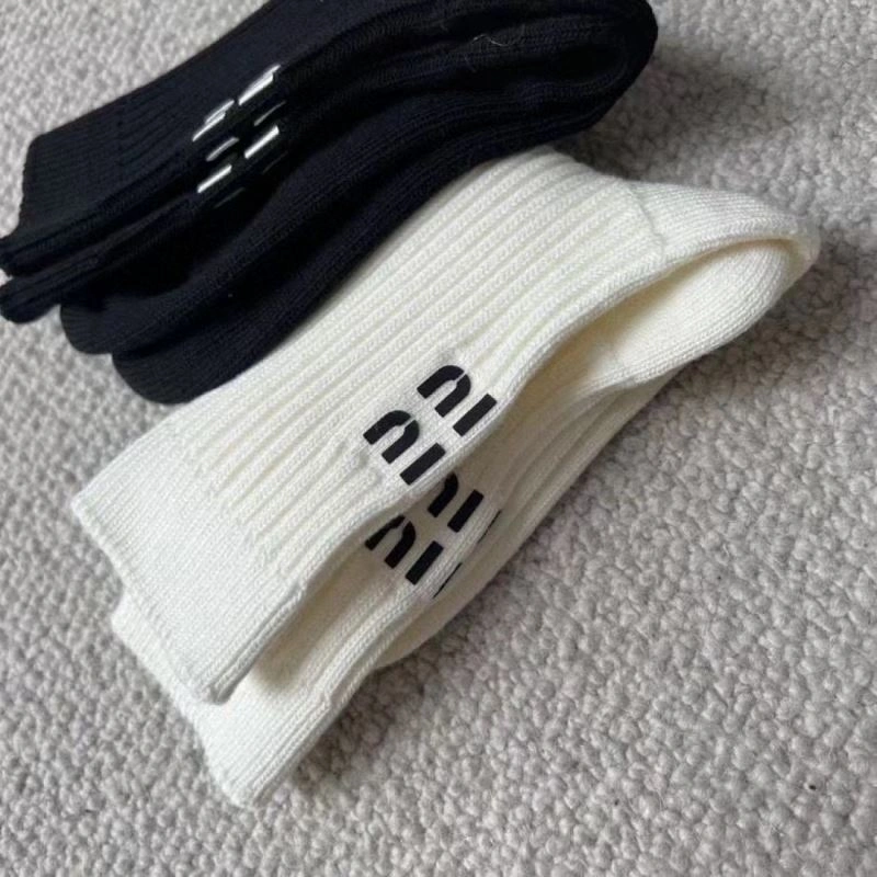 Miu Miu Socks EasyMatch 273480