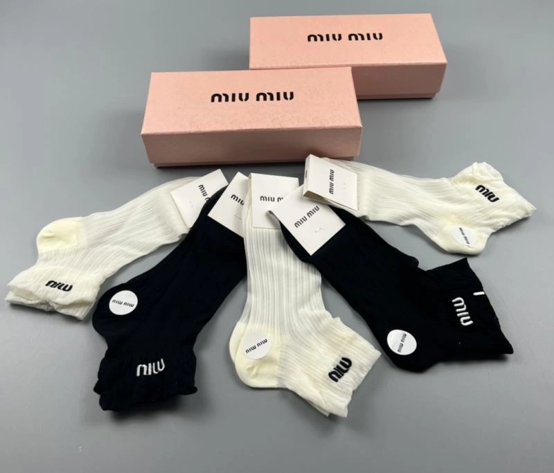 Miu Miu Socks Comfortable 274611
