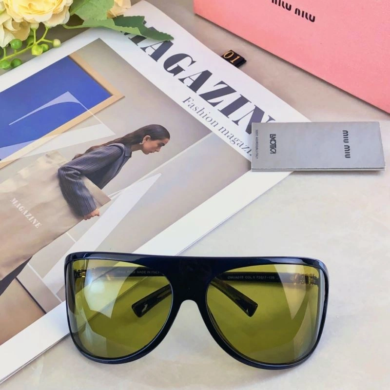 Miu Miu Sunglasses UrbanStyle 281502