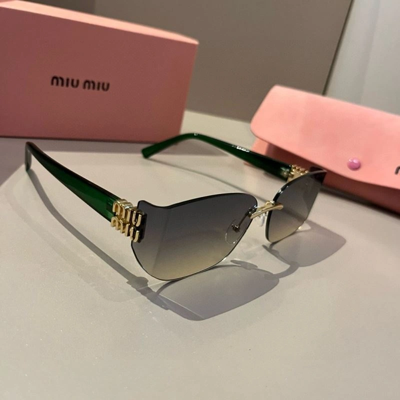 Miu Miu Sunglasses Effortless 281480