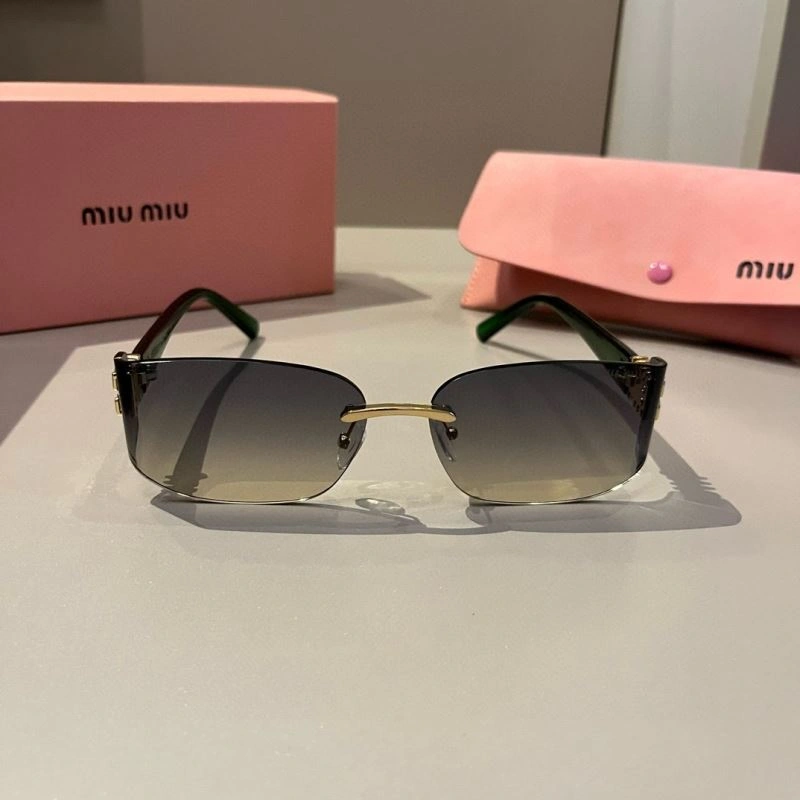 Miu Miu Sunglasses Effortless 281480