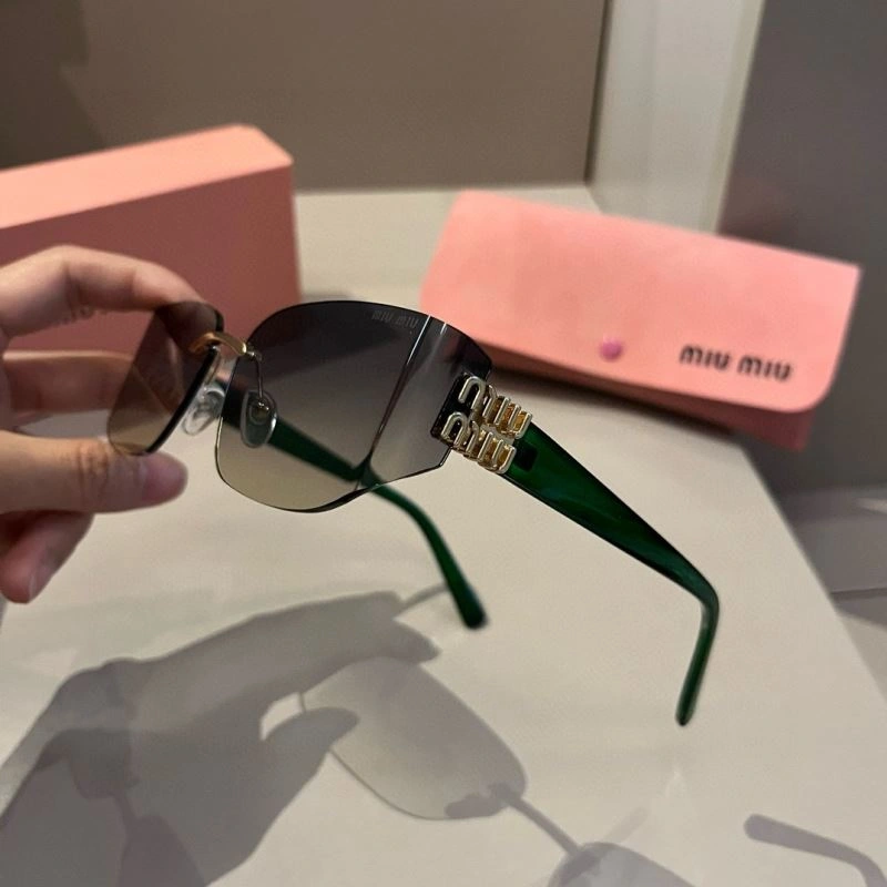 Miu Miu Sunglasses Effortless 281480