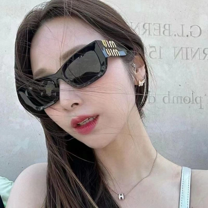 Miu Miu Sunglasses Reliable 281492