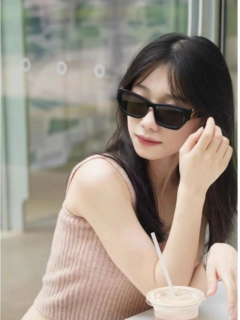 Miu Miu Sunglasses Reliable 281492