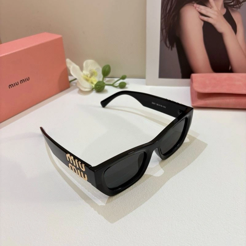 Miu Miu Sunglasses Reliable 281492