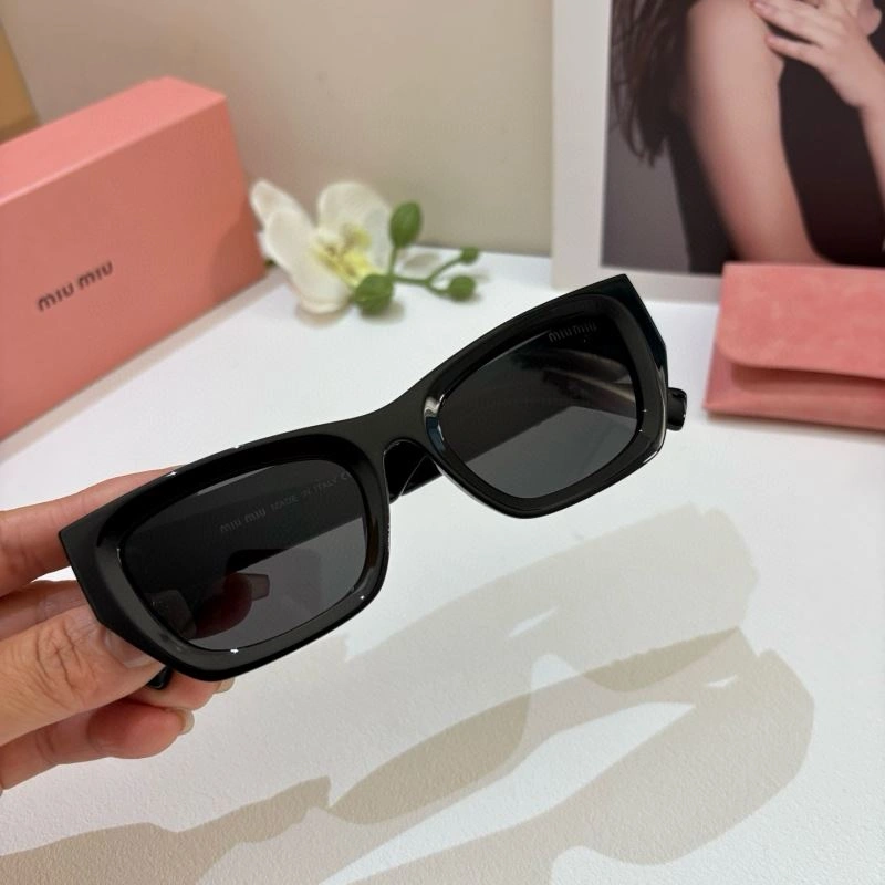Miu Miu Sunglasses Reliable 281492