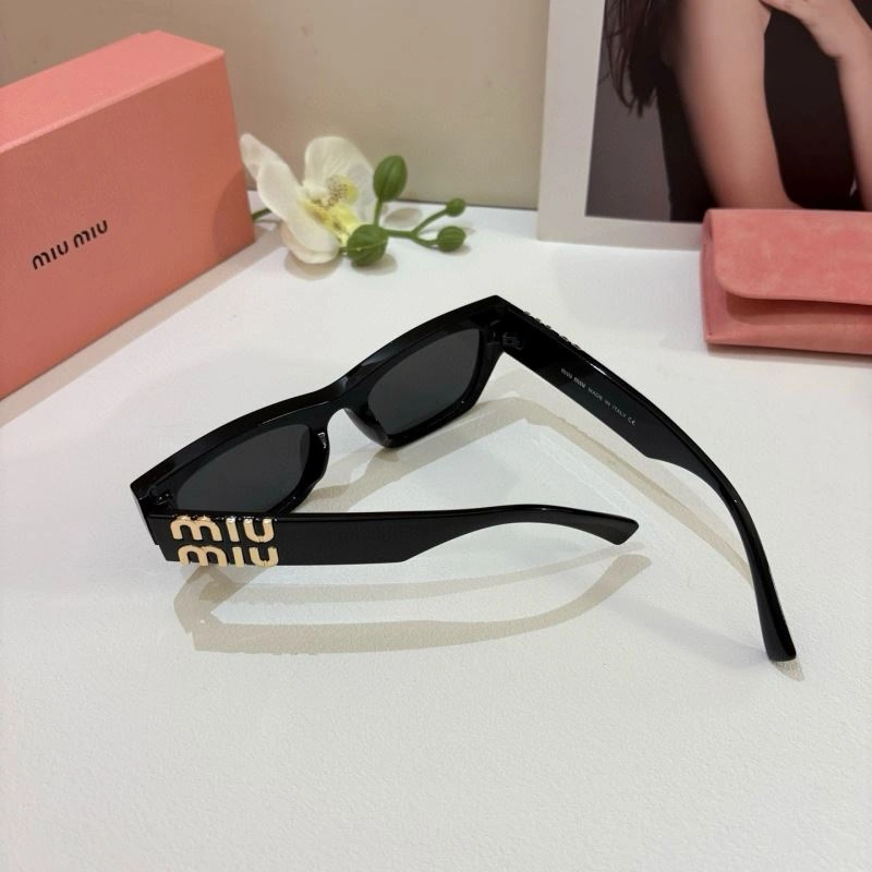 Miu Miu Sunglasses Reliable 281492
