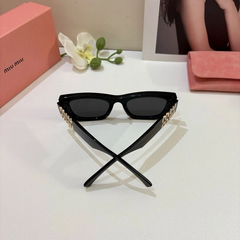 Miu Miu Sunglasses Reliable 281492