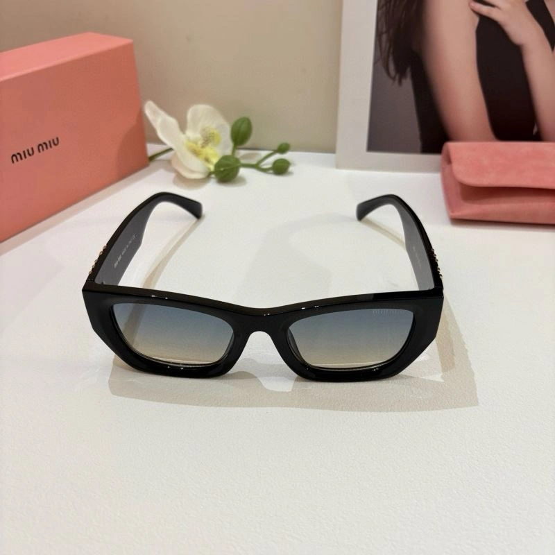Miu Miu Sunglasses Trendsetting 281482