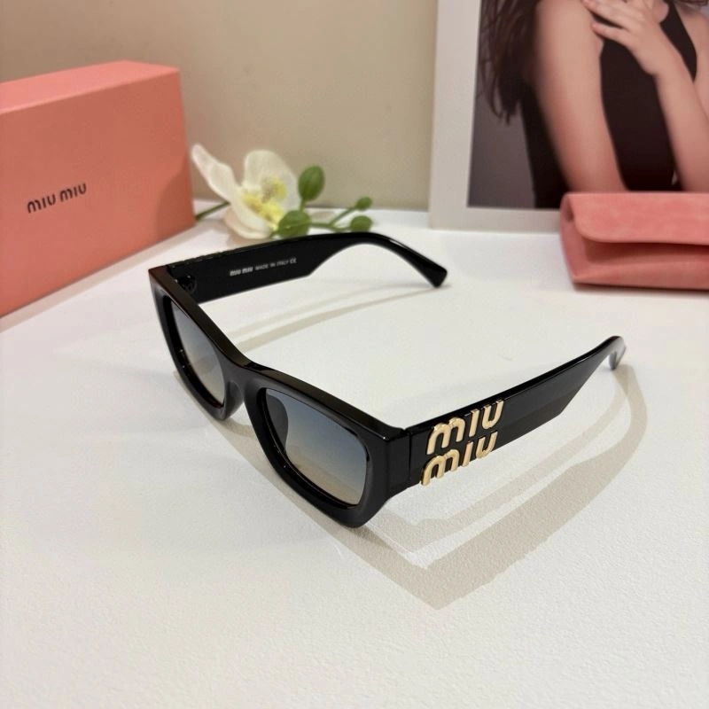 Miu Miu Sunglasses Trendsetting 281482