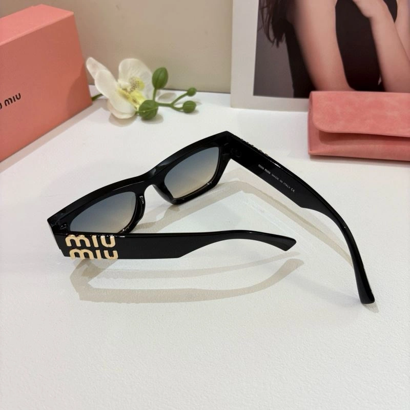 Miu Miu Sunglasses Trendsetting 281482