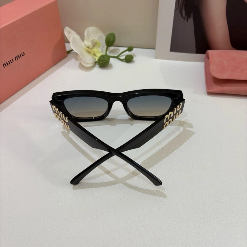 Miu Miu Sunglasses Trendsetting 281482